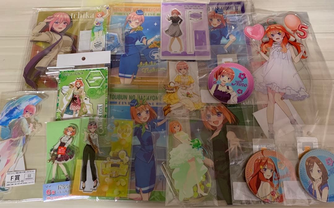 五等分の花嫁 200個以上 大量まとめ売り 缶バッジ アクスタなど