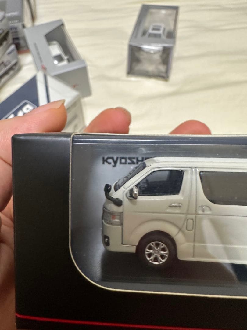 1/64 ミニカー　ハイエース　NV350　ベンツ　ヴィト