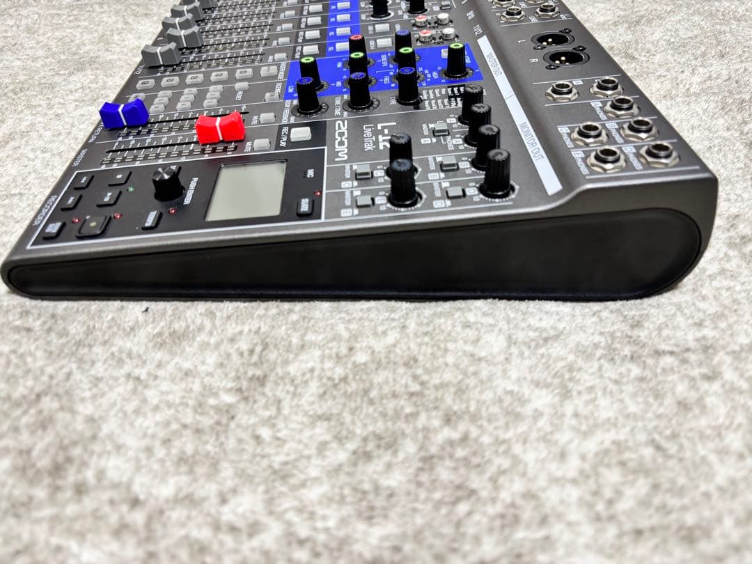 ZOOM L 12 デジタルミキサー