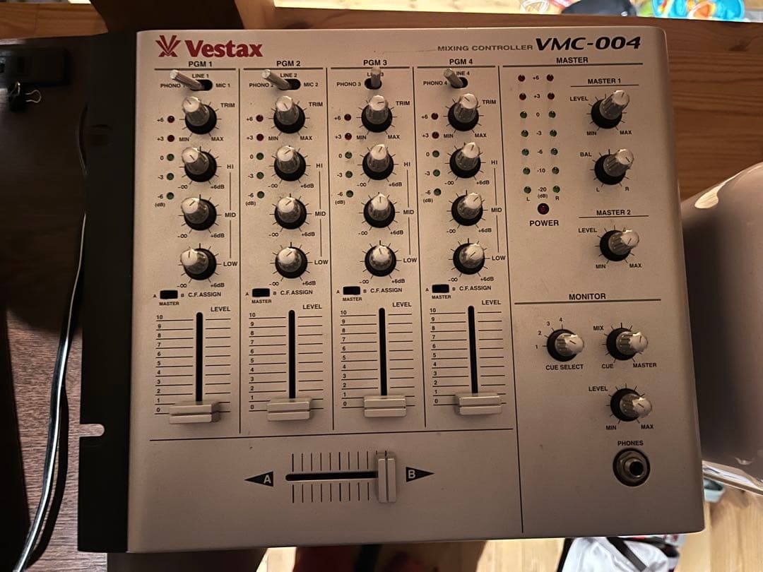 Vestax VMC-004 DJミキサー - メルカリ