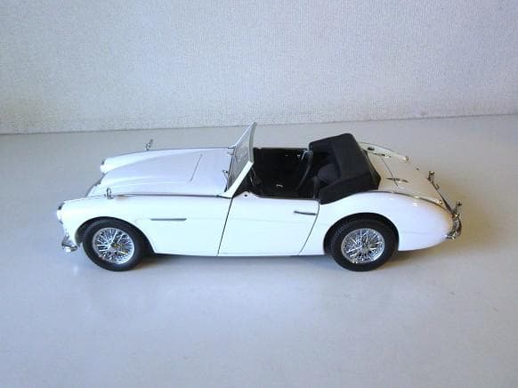 特価 AUTOart (1/18) オースチン ヒーレー 3000 MKⅡ