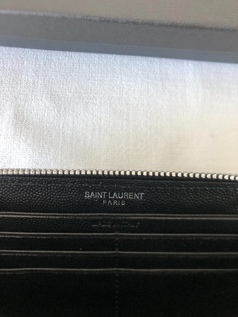 長財布 キルティングデザイン シルバーロゴ　高級感　超美品　財布