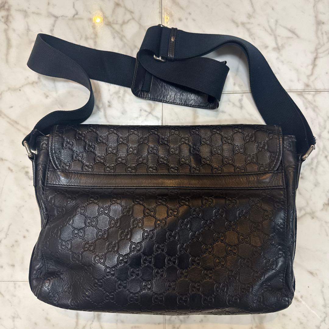 GUCCI ブラック レザー ショルダーバッグ GUCCI