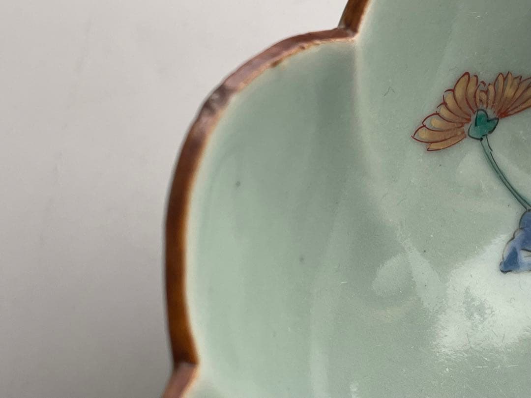 骨董 アンティーク 柿右衛門青磁 青磁色絵 菊図 輪花縁 膾皿 な