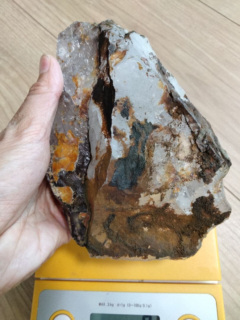 山梨県 乙女鉱山 国産天然水晶 虹入り水晶 784g 国産水晶 国産鉱物