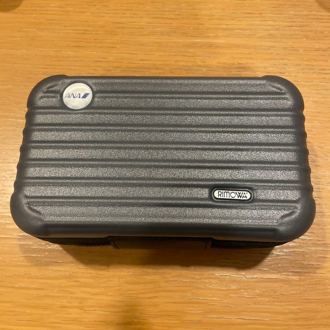 RIMOWA ブラックトラベルポーチ ANAロゴ RIMOWA ブラックトラベルポーチ ANAロゴ付き
