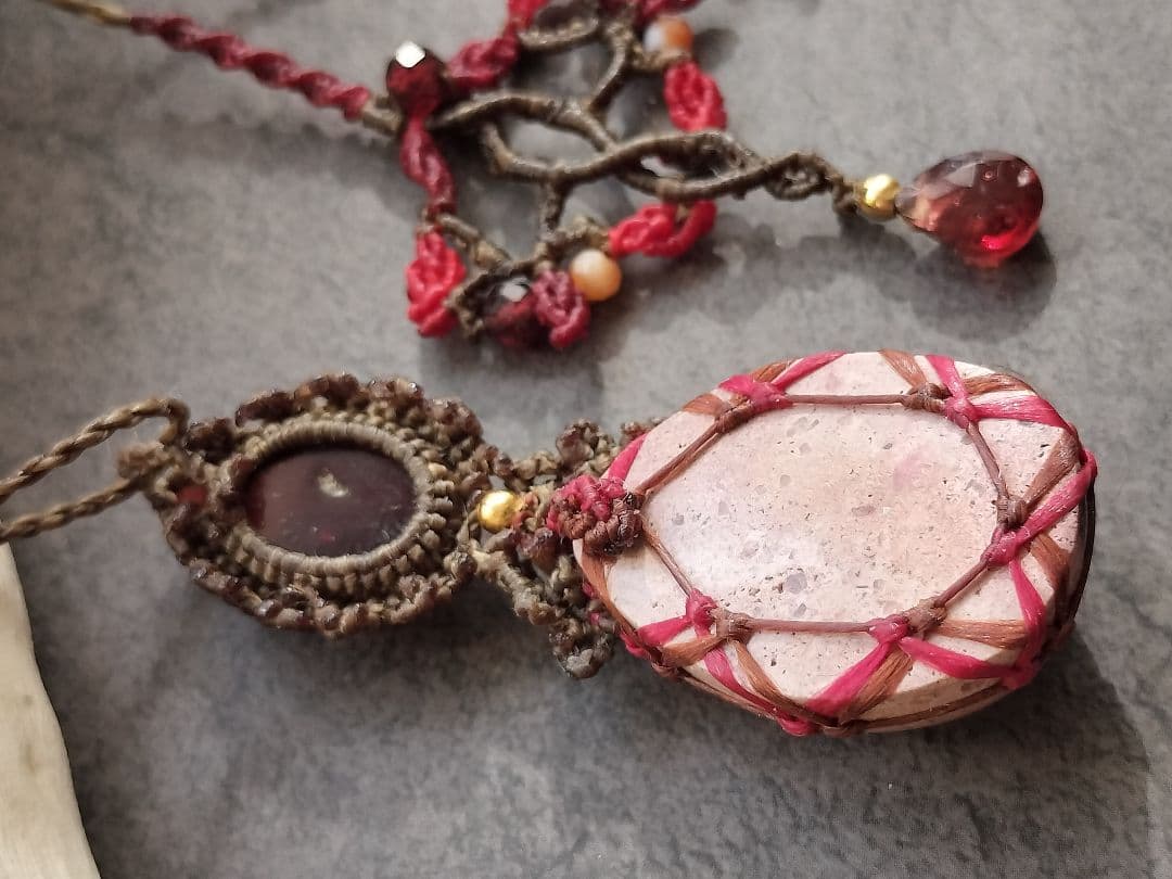 カンテラオパール&ガーネット マクラメネックレス ❁優しい森と赤❁