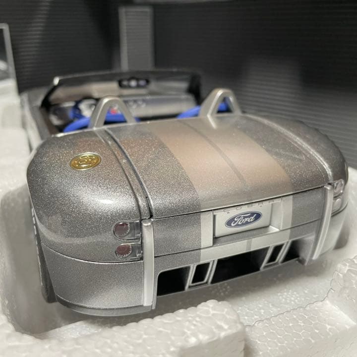 未展示品　オートアート 1/18 フォード シェルビー コブラ コンセプト