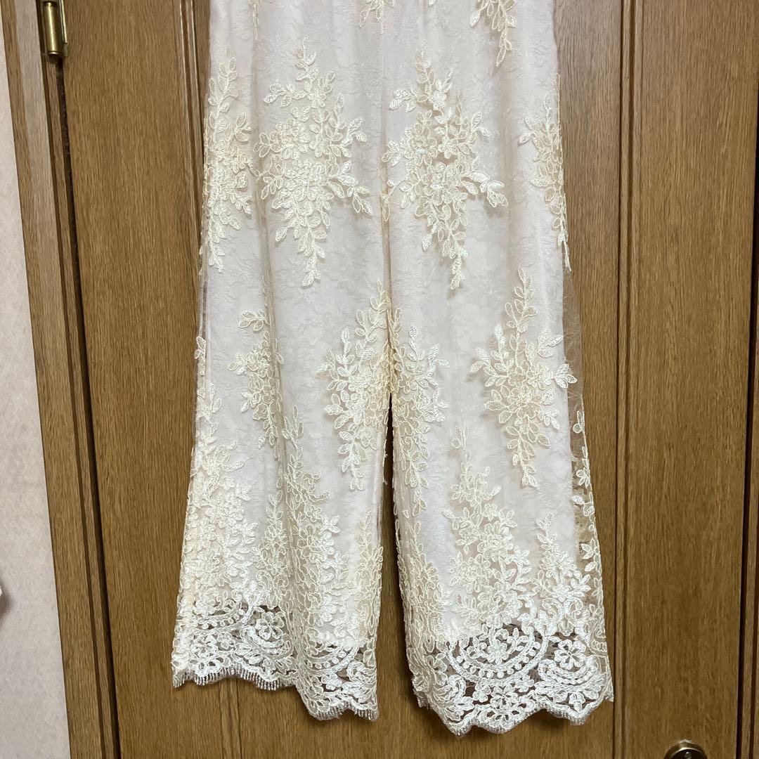 グレースコンチネンタルダイヤグラムのレース刺繍クリーム色ガチョウパンツ
