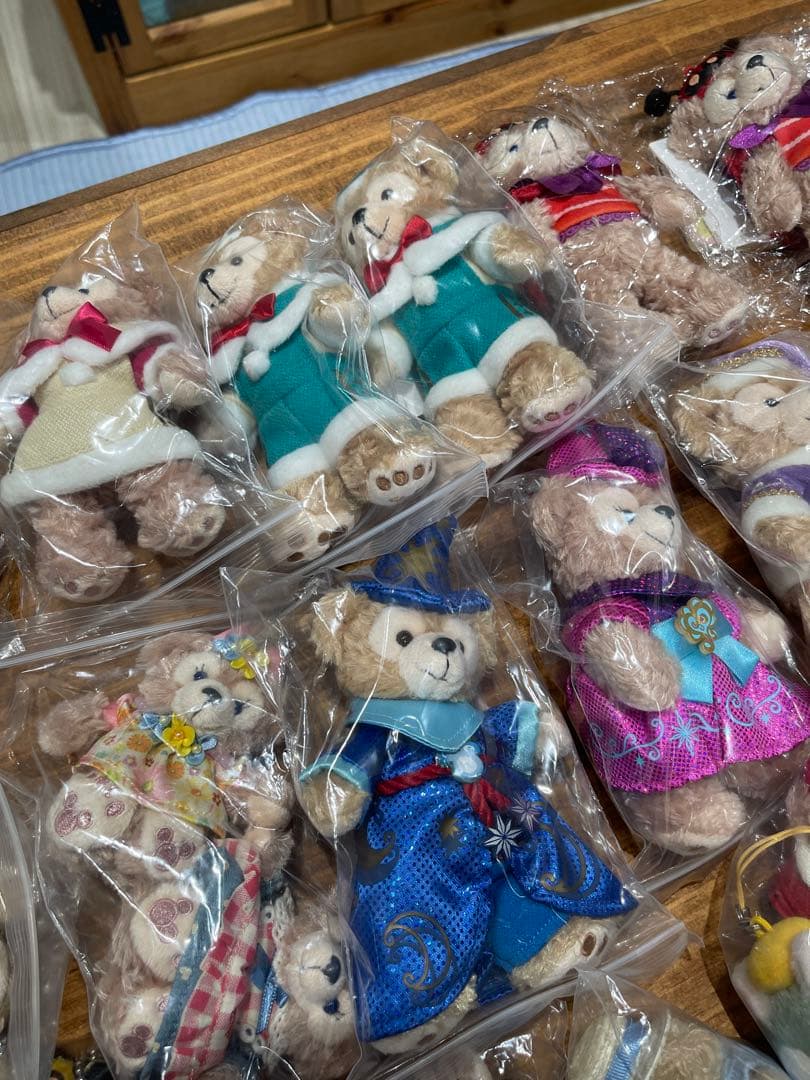 〖 まとめ売り 〗 ダッフィー シェリーメイ ジェラトーニ ぬいぐるみ バッジ