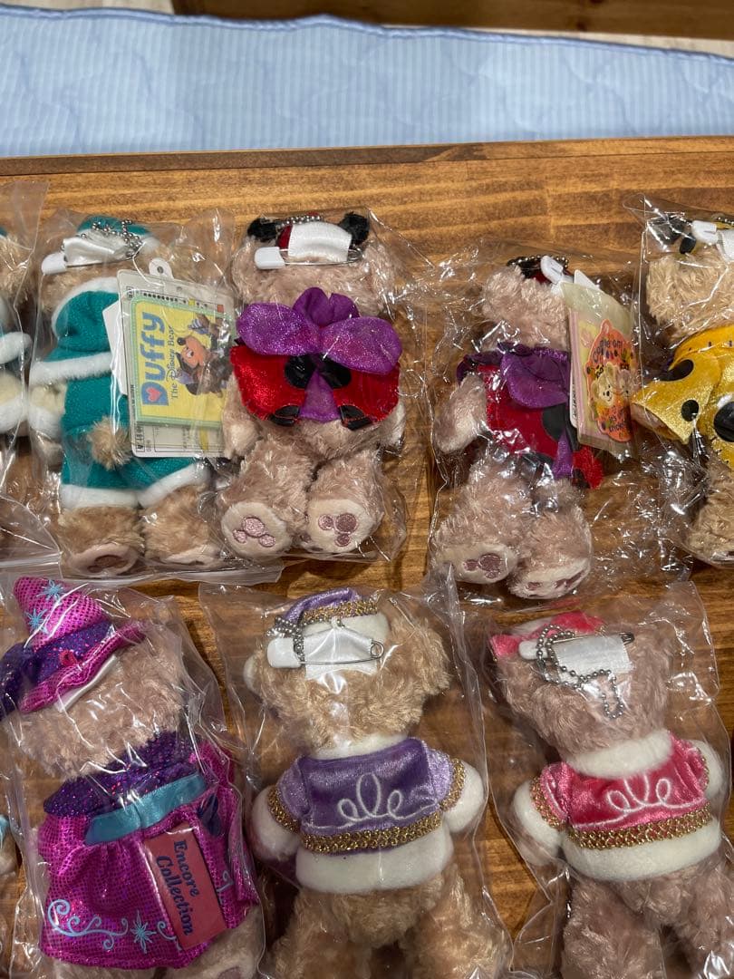 〖 まとめ売り 〗 ダッフィー シェリーメイ ジェラトーニ ぬいぐるみ バッジ