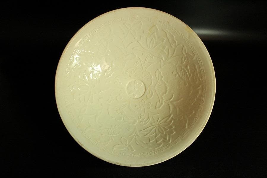 中国美術 白磁 蓮花魚紋 大碗(K-A403)