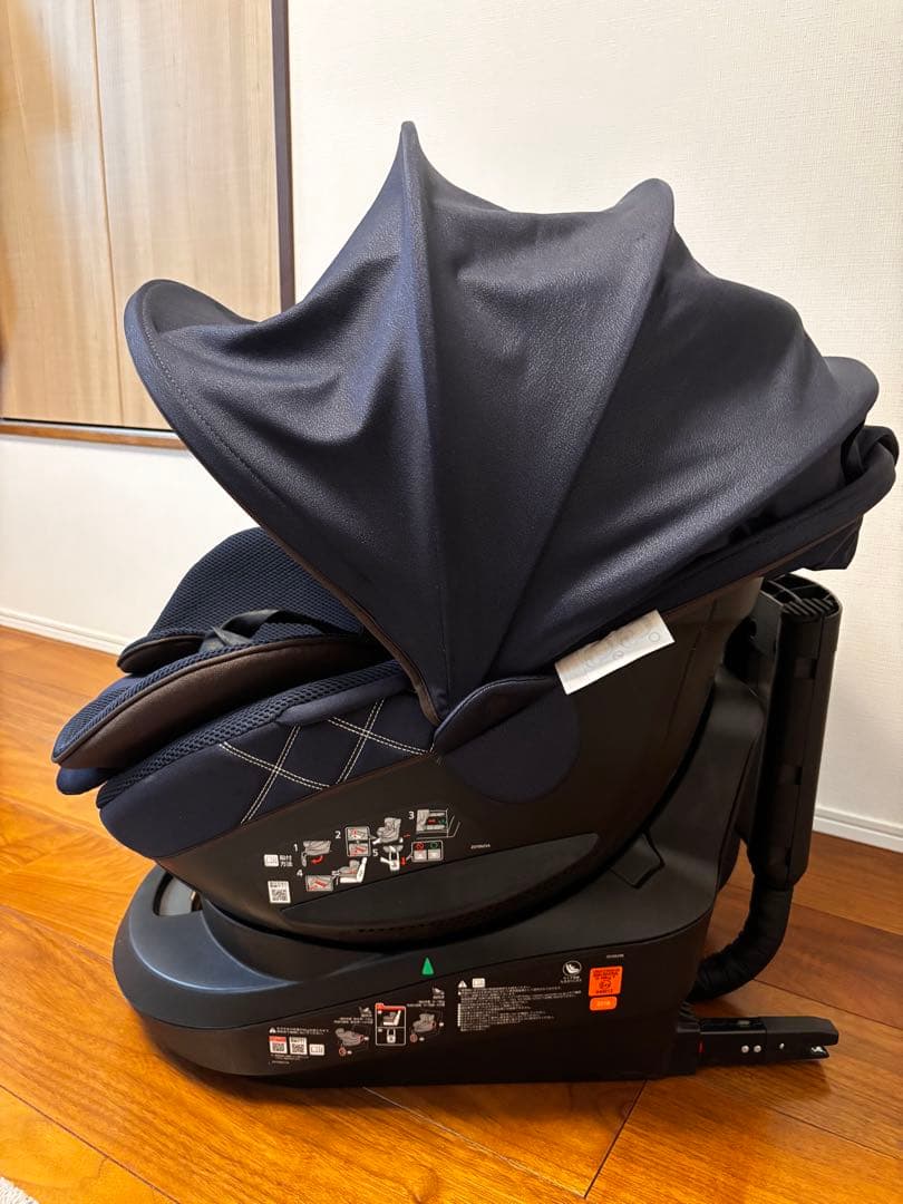 カーメイト　エールベベ　クルット4iグランス　チャイルドシート