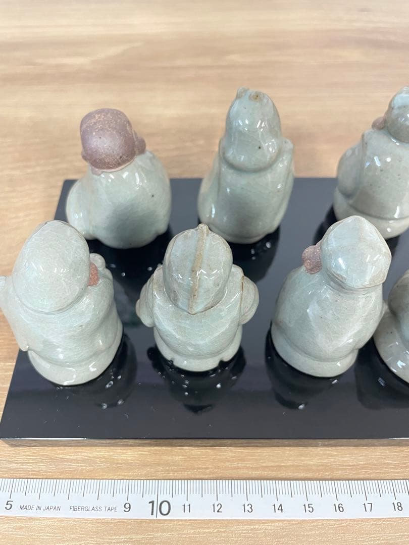 芳月作 芳月造 陶器製 七福神 置物セット 黒台座付き