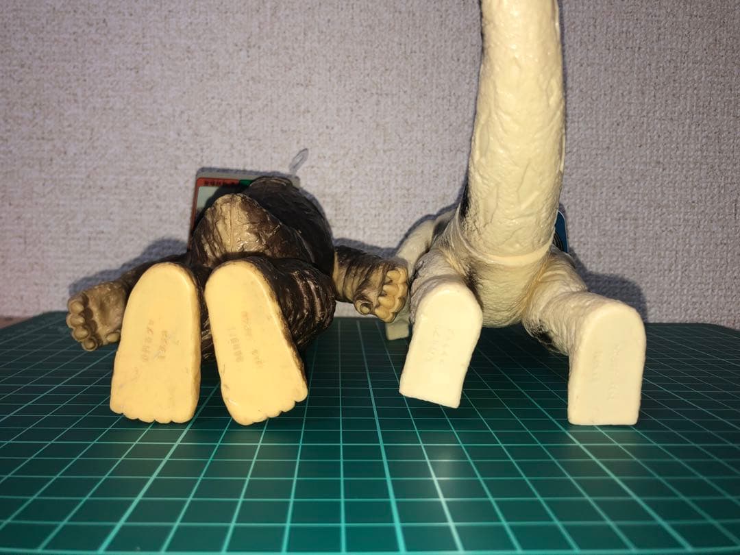 ウルトラ怪獣 フィギュア 2体セット★1983年タグ付き