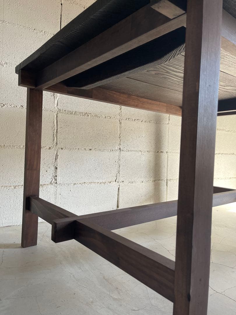 杉浮造り　ダイニングテーブル　作業台　展示台　什器　天板無垢材　濃茶色