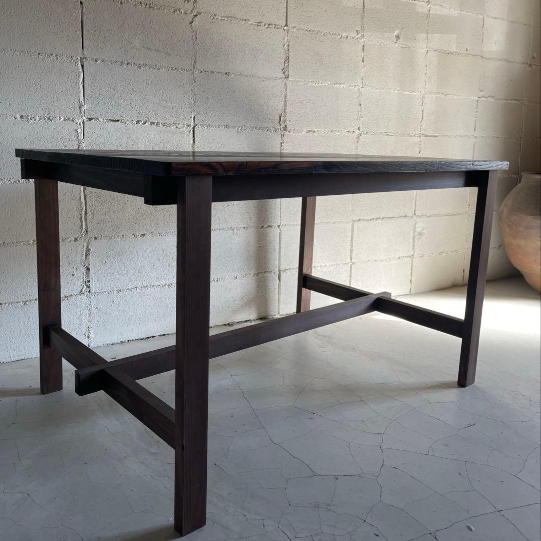 杉浮造り　ダイニングテーブル　作業台　展示台　什器　天板無垢材　濃茶色