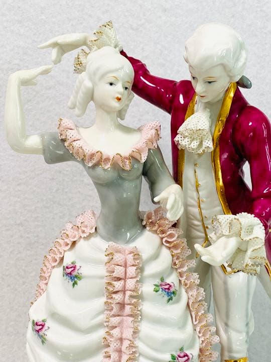 美品 】高さ22.5㎝ 陶製レース人形 舞踏会の男女 フィギュリン