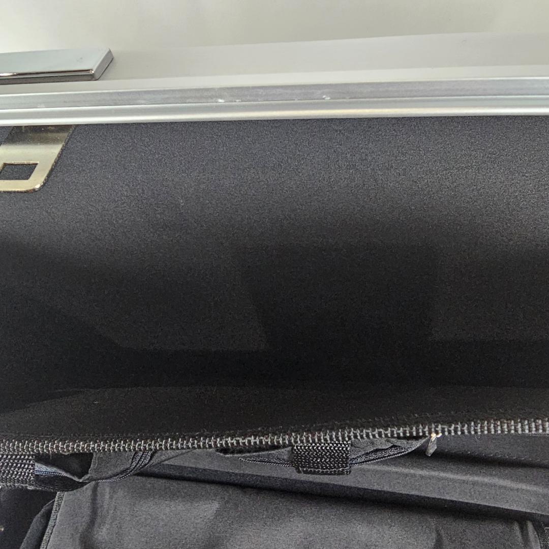 希少 フィリップモリス アルミケース 2WAY 鍵付