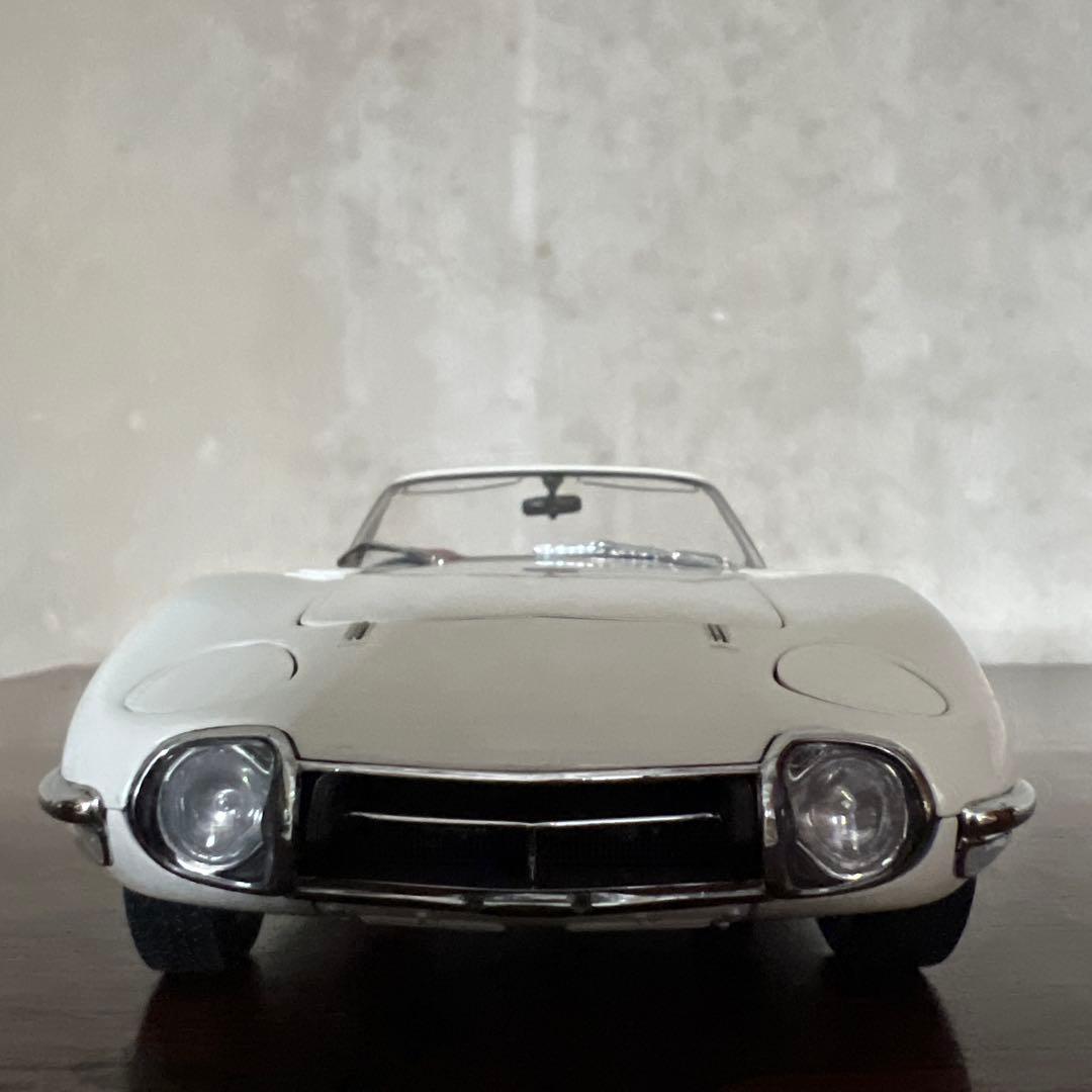 オートアート　1/18TOYOTA 2000GT カブリオレモデル　ミニカー