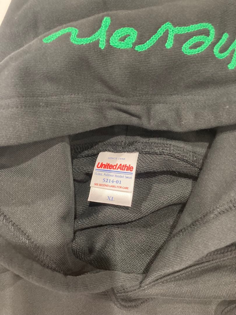 受注生産限定】Chevon 刺繍プルオーバーパーカー ブラック/緑 XLサイズ