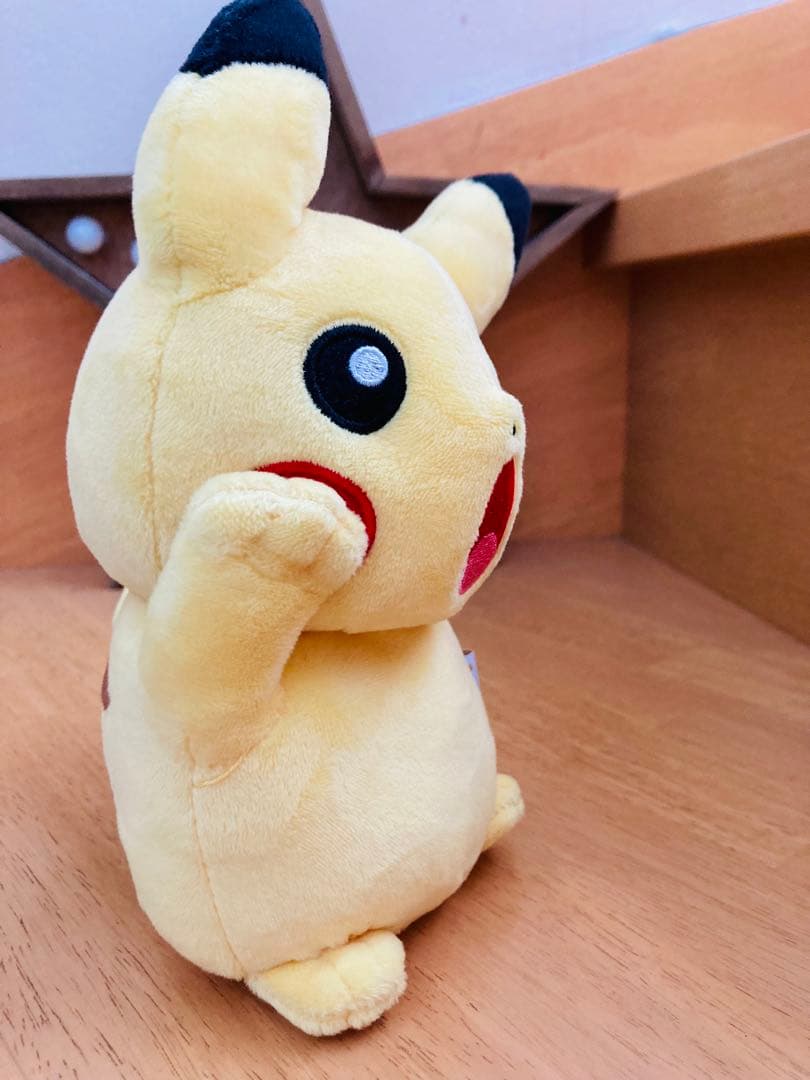 ムンク展　ポケモン ピカチュウ　ぬいぐるみ　希少　美品