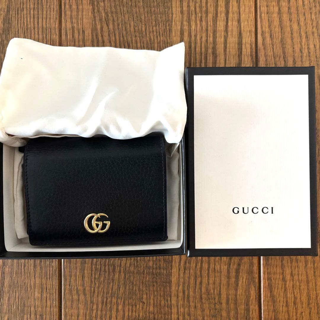 GUCCI ブラック 二つ折り財布 GGロゴ GUCCI ブラック 二つ折り財布 GGロゴ付き GUCCI グッチ 財布