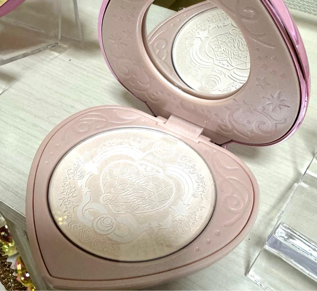 セーラームーン　シャイニングムーンパウダー2024