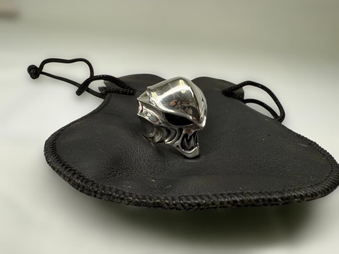 スカルデザイン シルバーリング 専用ポーチ付き　925