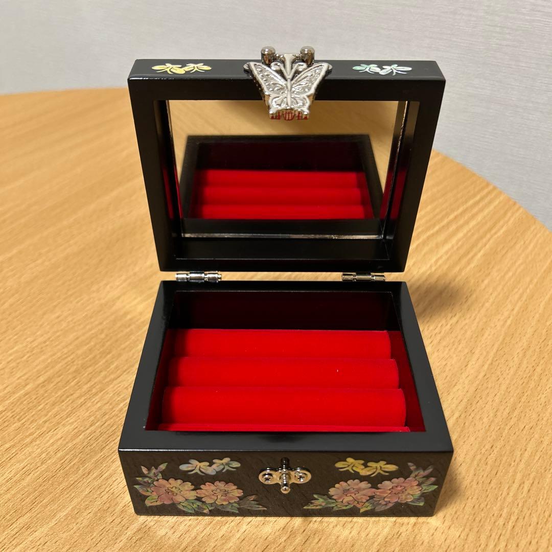 ✨新品未使用✨ 韓国伝統工芸 螺鈿細工 宝石箱 アクセサリーケース 蝶金具