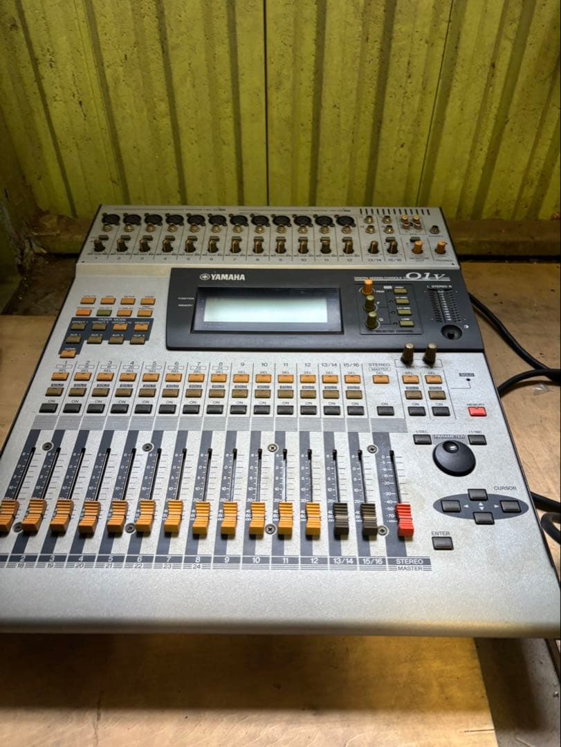 YAMAHA デジタルミキシングコンソール O1v (MY8-AT搭載)