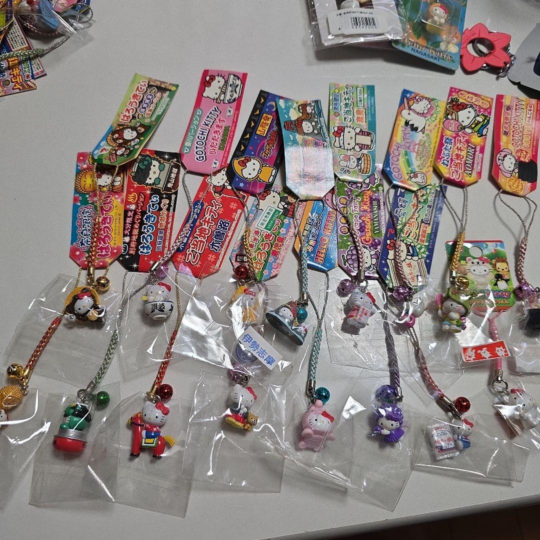 ご当地キティ　まとめ売り80個