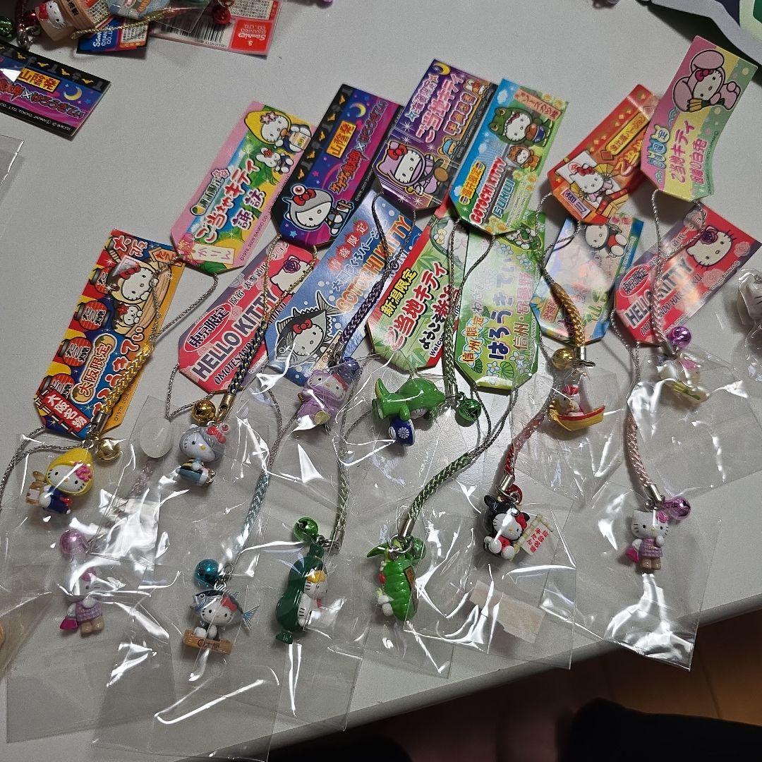 ご当地キティ　まとめ売り80個