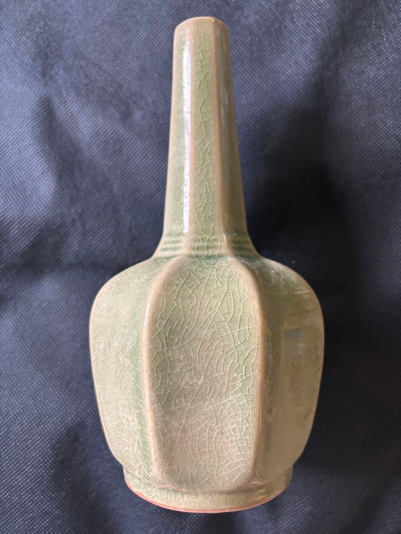 中国古美術品　青磁　八稜瓶　花瓶　龍泉窯　21cm