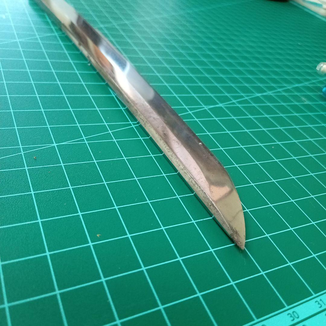 【ナイフ加工用玉鋼/合法サイズ】無銘脇差/錆身日本刀切先部分残欠／刃文直刃