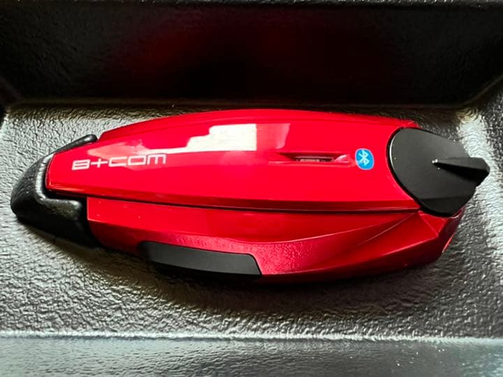 サインハウス ビーコムワン 新製品】サインハウス、B+COMの限定カラー