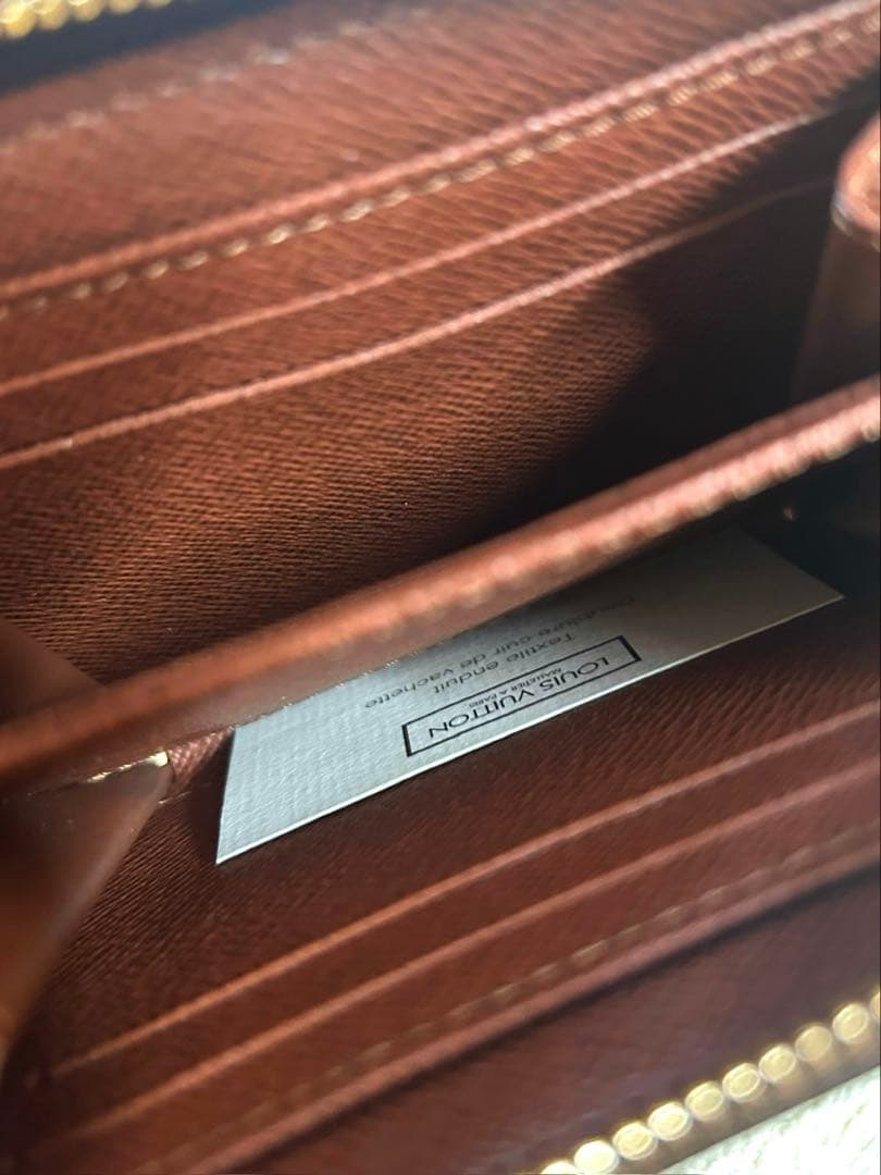 Louis Vuitton ジッピー・パース