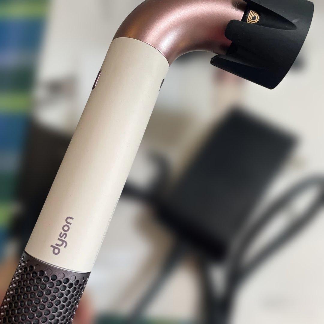 美品！Dyson Supersonic rドライヤー