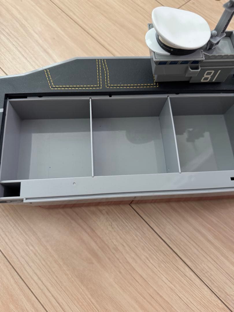 トミカ プレーンズ 航空母艦・飛行機6機・ヘリコプター2機セット