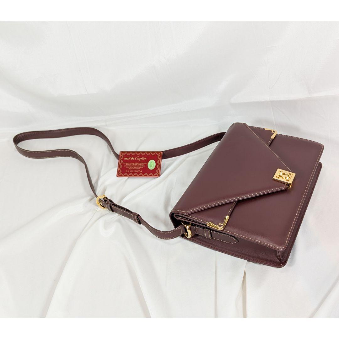 【極美品】 カルティエ　マストラ ショルダーバッグ 三角フラップ カード保存袋付