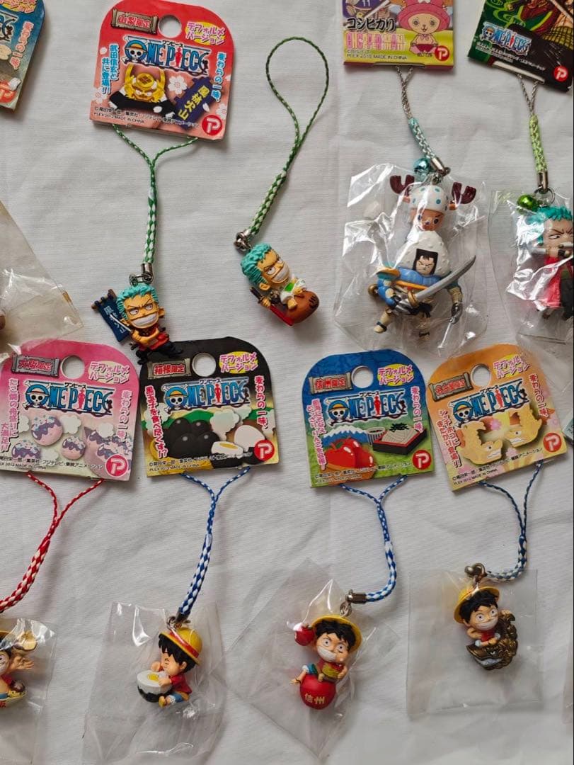 ONE PIECE ワンピース　根付　ご当地ストラップ　マスコット