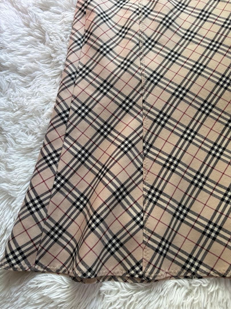 バーバリーブルーレーベルフレアスカートノバチェック　ベルト　ひざ丈　ベージュ38