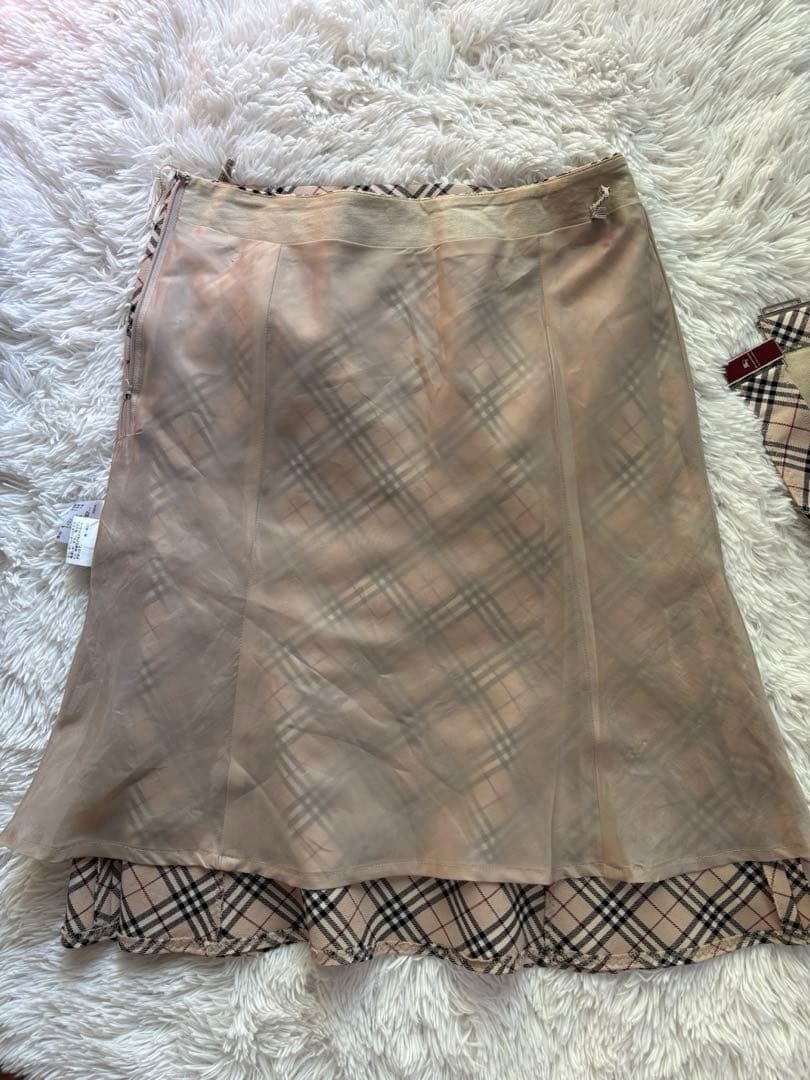 バーバリーブルーレーベルフレアスカートノバチェック　ベルト　ひざ丈　ベージュ38