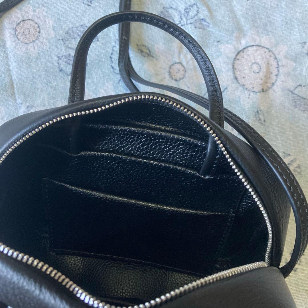 Aeta ブラックレザーショルダーバッグ