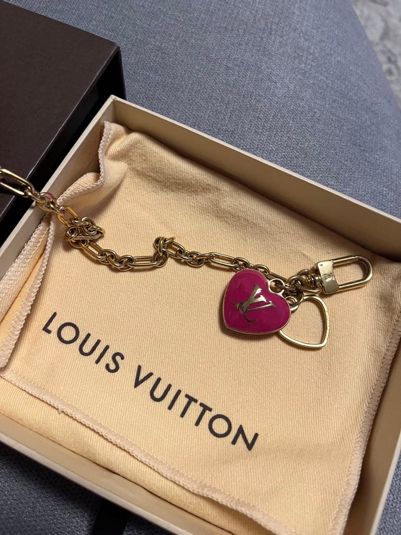 ルイヴィトン ヴェルニ ハート　チャーム付き　ケース　ピンク