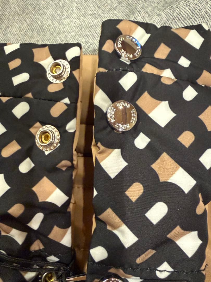 HUGO BOSS 犬用リバ シブルジャケット XS キャメル 本物 犬用 ペット