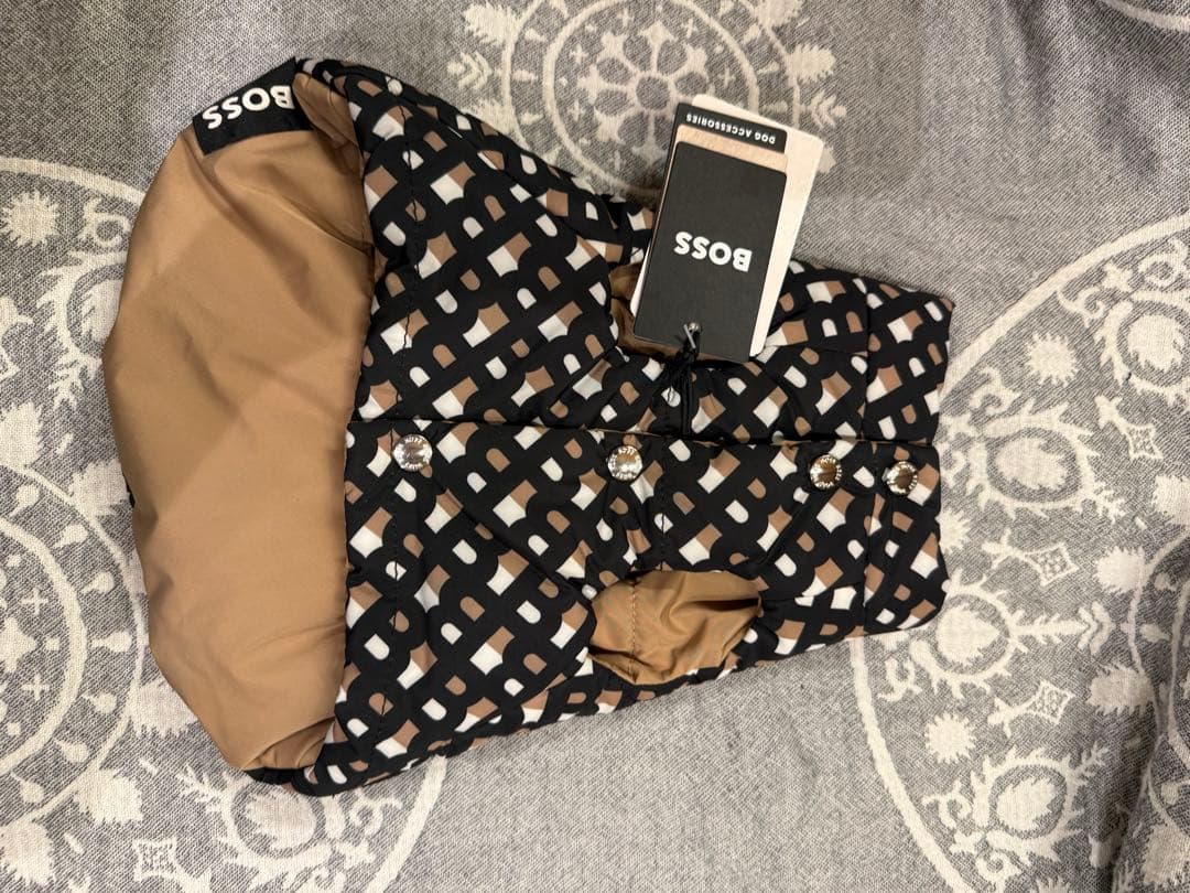 HUGO BOSS 犬用リバ シブルジャケット XS キャメル 本物 犬用 ペット