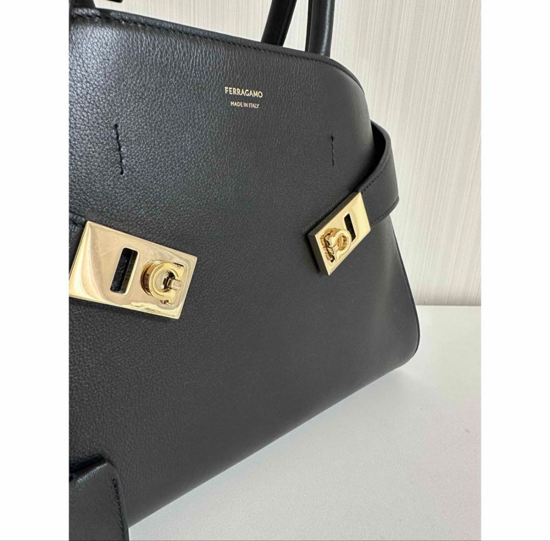 SalvatoreFerragamo hug ガンチーニ スモール ハンドバッグ