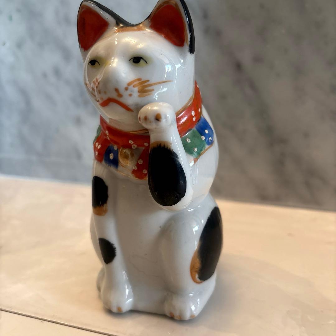 アイヌ名門堀井一族が手掛けたガラスの瞳で彫りや塗りが一級品のクマ