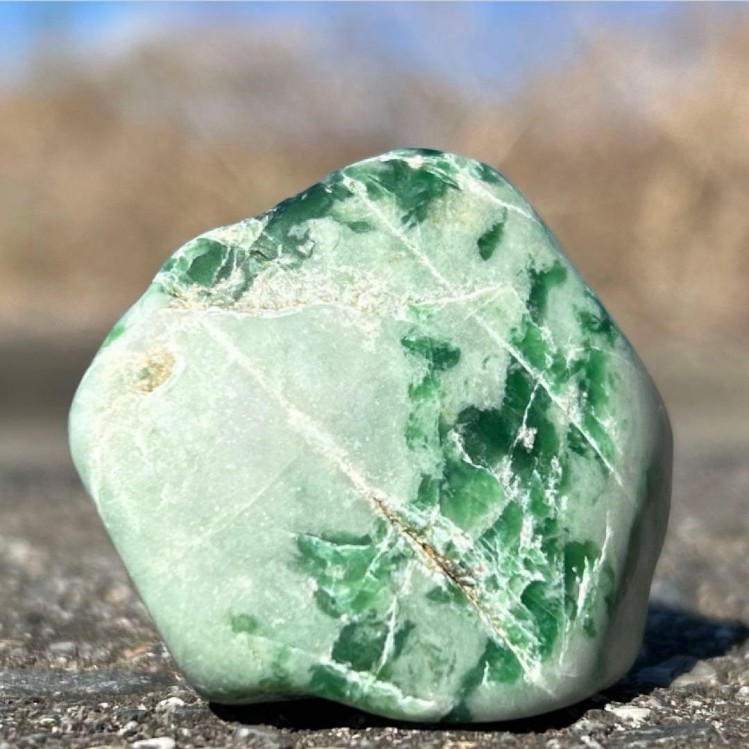 【専用の品】糸魚川翡翠　翡翠　白×ロウカン翠　翡翠輝石　原石　55.2ｇ